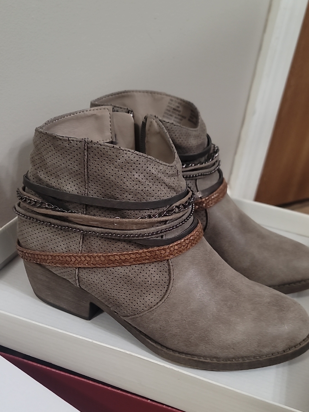 Kohl's Taupe Braided & Chain Accent Ankle Booties